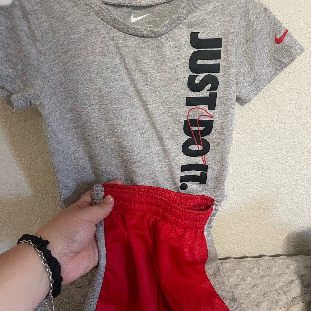 Red & grey nike matching outfit